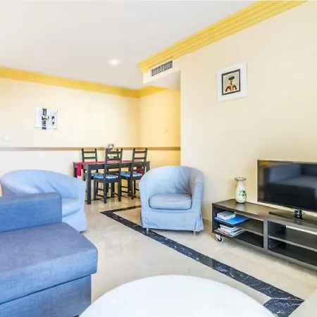 Apartamento 328 アパート